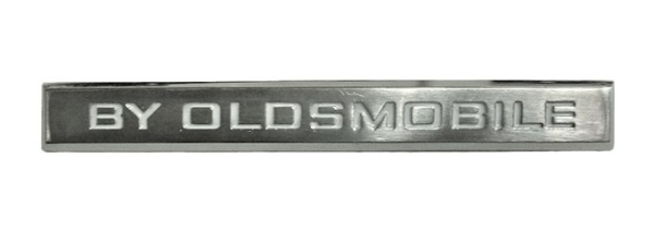 Heck-Emblem für 1966-67 Oldsmobile Toronado - BY OLDSMOBILE